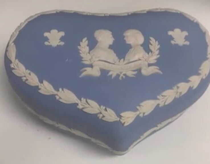 Trinket box HG Wedgwood Charles and Diana.jpg